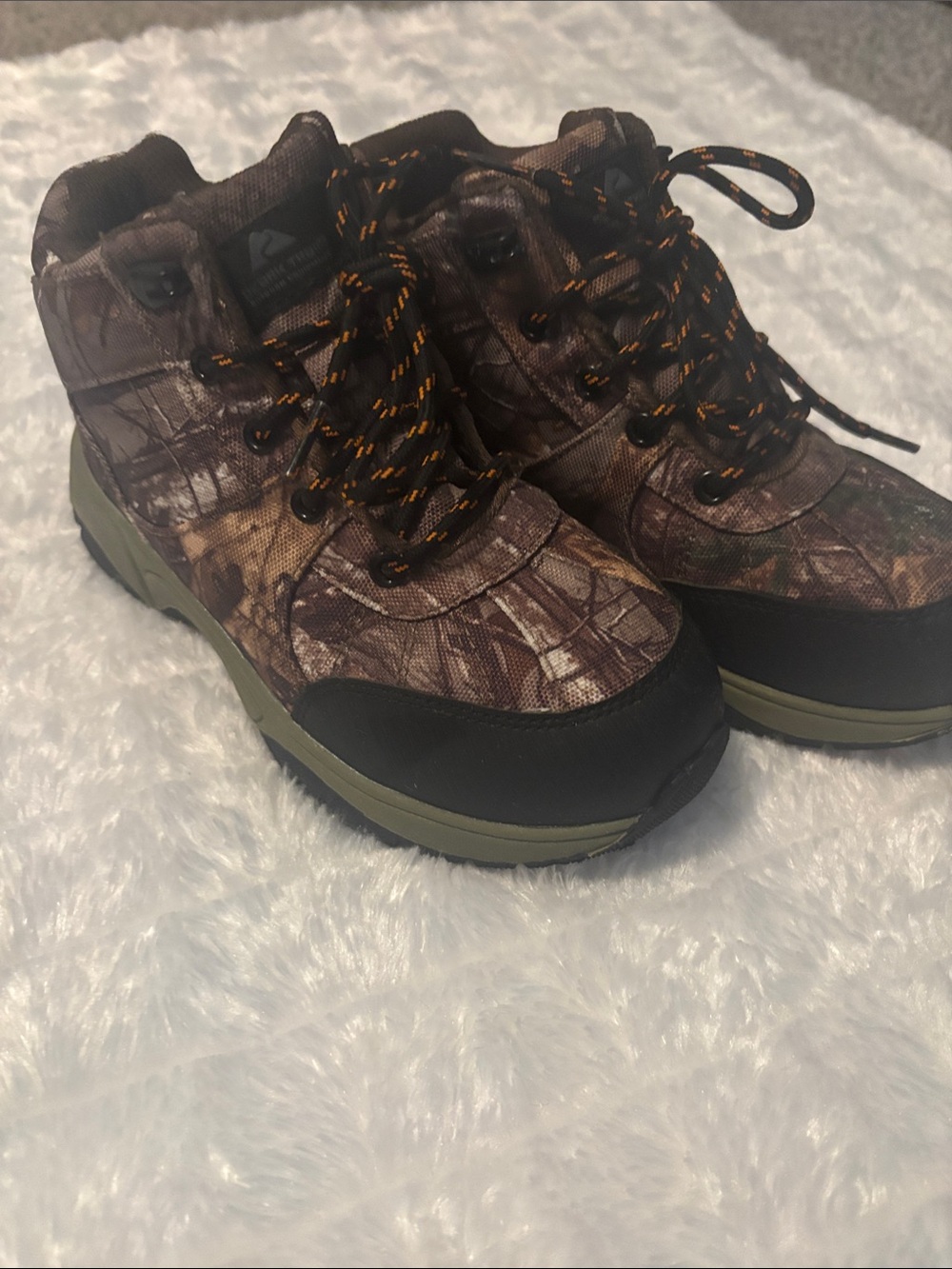 Ozark Trail kids Camo Hunting Boots with Black Toe and Olive Midsole